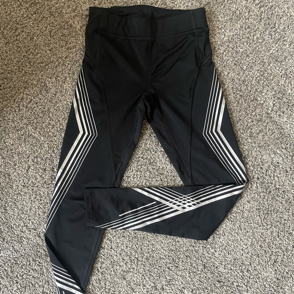 Cute black leggings. Worn 3 times